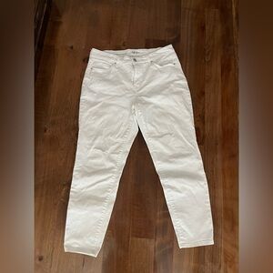 Women’s white pants Style & Co. brand curvy skinny leg 12S 26” inseam